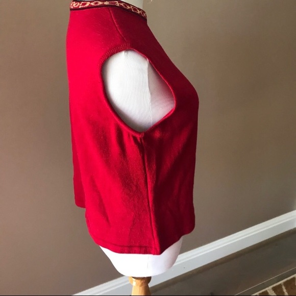 St. John sleeveless Sport Top - Picture 3 of 5